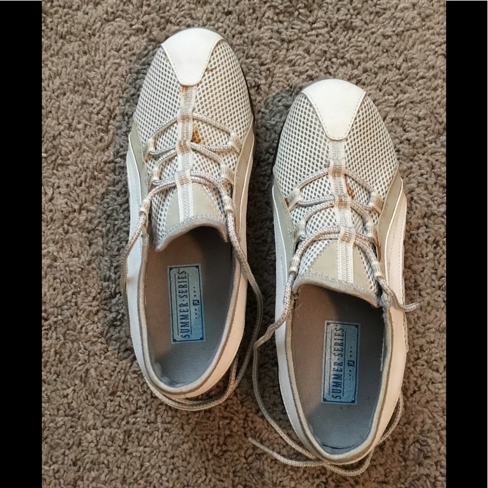 Ladies Golf Shoes - Picture 2 of 8